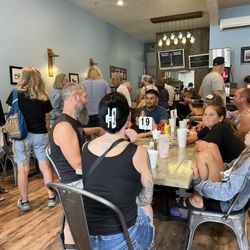 Aunt Netters Cupcakes - Dining room; order your food at the counter and they bring it to the table.