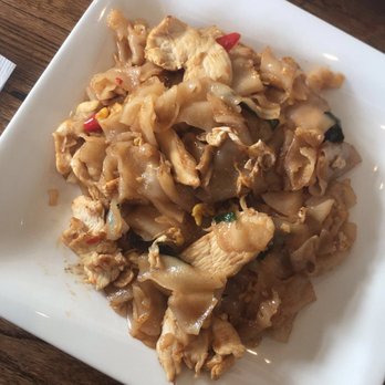 Sup Thai Kitchen - Drunken noodle with chicken Lunch Special - Thai Near Me - Fresh Meadows, New York Sup Thai Kitchen - Drunken noodle with chicken Lunch Special - Thai Near Me - Fresh Meadows, New York