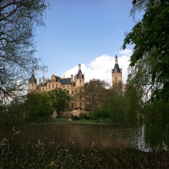 Schloss Schwerin - Castles Near Me - Schwerin, MV