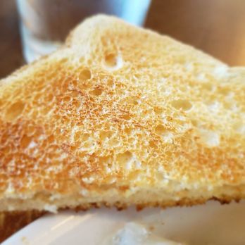 Cafe Le Creme - Awful sourdough toast, might as well be white bread - Pancakes Near Me - Cudahy, Wisconsin