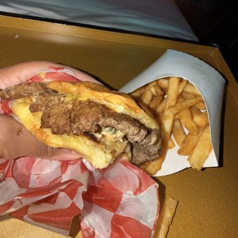 7th Street Burger Nomad - Not the prettiest but it was goodT - Burgers Near Me - New York, New York 7th Street Burger Nomad - Not the prettiest but it was goodT - Burgers Near Me - New York, New York