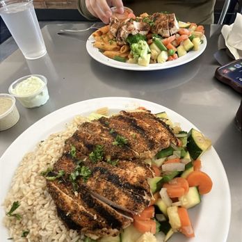 Dr Grubb's - Blackened Chicken w Brown Rice and Sauteed Vegetable Medley - American Near Me - Claremont, California Dr Grubb's - Blackened Chicken w Brown Rice and Sauteed Vegetable Medley - American Near Me - Claremont, California
