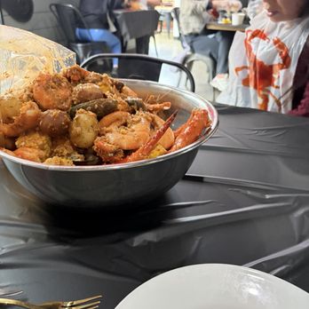 Inferno Seafood Boil - 4lbs Shrimp, 2lbs king crab, and 2 lbs mussel - Seafood Near Me - Anchorage, Alaska Inferno Seafood Boil - 4lbs Shrimp, 2lbs king crab, and 2 lbs mussel - Seafood Near Me - Anchorage, Alaska
