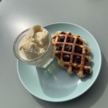 Rapport Coffee Roasters - Waffle w/ Vanilla Ice Cream - Coffee Roasteries Near Me - Laguna Beach, California Rapport Coffee Roasters - Waffle w/ Vanilla Ice Cream - Coffee Roasteries Near Me - Laguna Beach, California