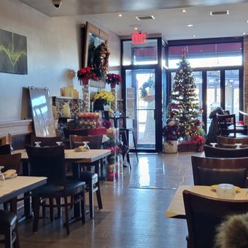 Table 21 - the dining area of a restaurant - Italian Near Me - Elmhurst, New York Table 21 - the dining area of a restaurant - Italian Near Me - Elmhurst, New York