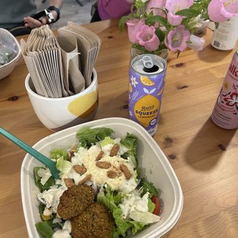 The Market on Bridge Street - Kitchen Sink salad - Delis Near Me - Beaver, Pennsylvania