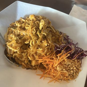 Bua Thai Cuisine - Chicken Pad Thai - Thai Near Me - Claremont, California