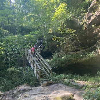 Red River Gorge - The path under sky bridge - Hiking Near Me - Stanton, Kentucky