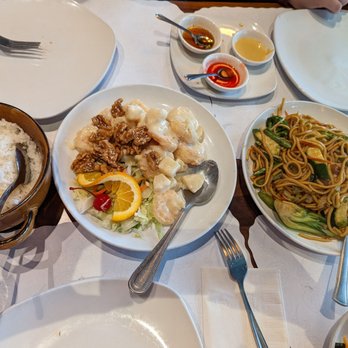 Lily Kai - Veggie chow mein! - Chinese Near Me - Petaluma, California Lily Kai - Veggie chow mein! - Chinese Near Me - Petaluma, California