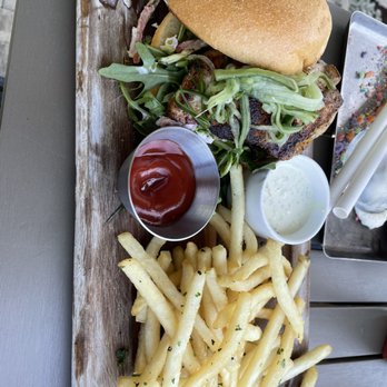 Lake Park Diner - New American Near Me - Naples, Florida