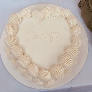 Eloise Market and Cakery - The cutest mini heart cakes for every table! - Bakeries Near Me - Baton Rouge, Louisiana Eloise Market and Cakery - The cutest mini heart cakes for every table! - Bakeries Near Me - Baton Rouge, Louisiana