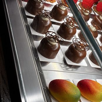 Layered - Bakeries Near Me - Fairfax, Virginia