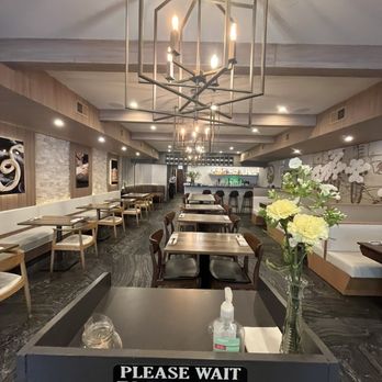 Shang Noodle - Chicago - Seating area - Chinese Near Me - Chicago, Illinois