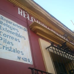 El Péndulo - La fachada y los servicios