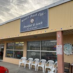 Minnie's Beach Cafe - Front of the restaurant