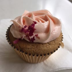 Phoenix Sweets - Rose earl grey cupcake