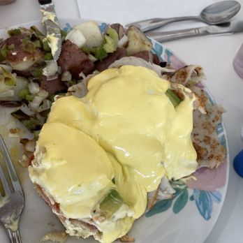 Kimmie's Coffee Cup - California Benedict - Coffee & Tea Near Me - Fullerton, California Kimmie's Coffee Cup - California Benedict - Coffee & Tea Near Me - Fullerton, California