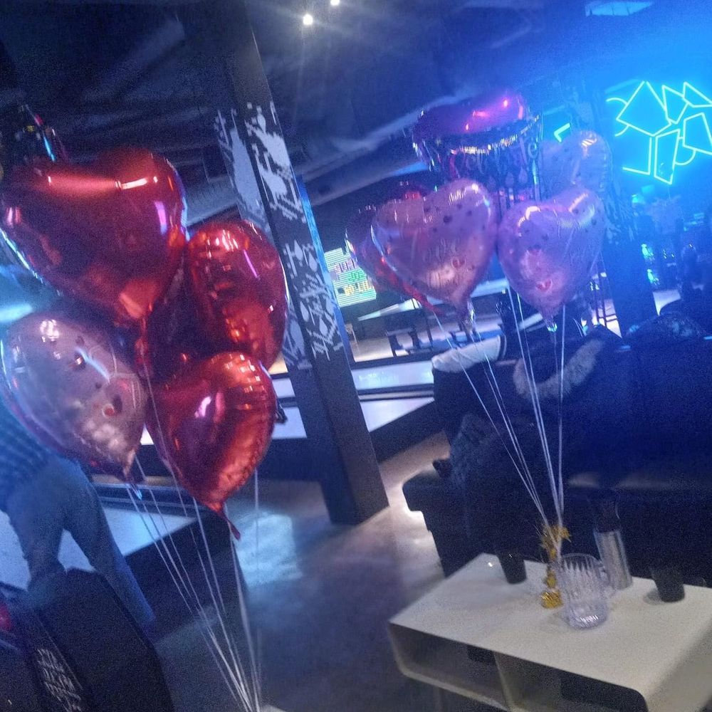 Five Iron Golf - Sports Bars Near Me - Detroit, Michigan