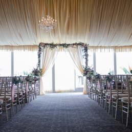 Indoor ceremony space decorations