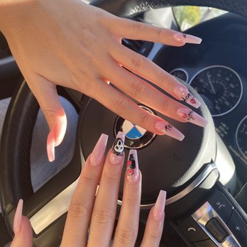 Iris Nails & Spa Ballwin - Nail Salons Near Me - Ballwin, Missouri