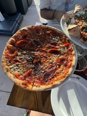 Mister O1 Extraordinary Pizza - Doral by null
