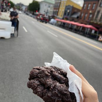 Levain Bakery - Georgetown, D.C - Dark Chocolate Peanut Butter Chip - Bakeries Near Me - Washington, DC, District of Columbia
