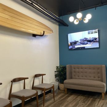 Turning Point Chiropractic - Waiting area - Chiropractors Near Me - Honolulu, Hawaii Turning Point Chiropractic - Waiting area - Chiropractors Near Me - Honolulu, Hawaii