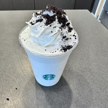 Barnes & Noble - Vanilla Bean frappe - Bookstores Near Me - Long Beach, California