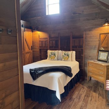 Shiloh Vineyard & Winery - Bungalow 1 - Wineries Near Me - WaKeeney, Kansas Shiloh Vineyard & Winery - Bungalow 1 - Wineries Near Me - WaKeeney, Kansas