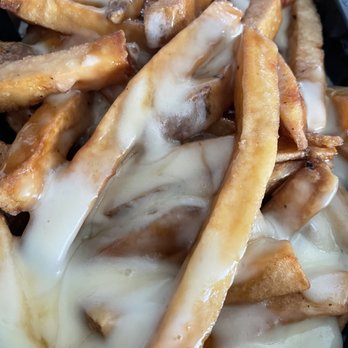 Birdhouse Wingerie & Bar - Chicken Wings Near Me - Dollard-des-Ormeaux, Quebec