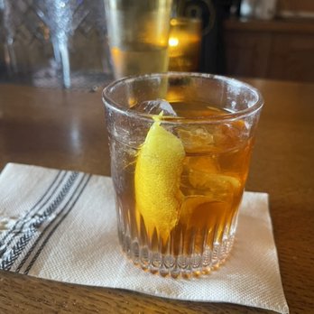 Sweethearts Bar - Vieux Carre - Bars Near Me - Chicago, Illinois