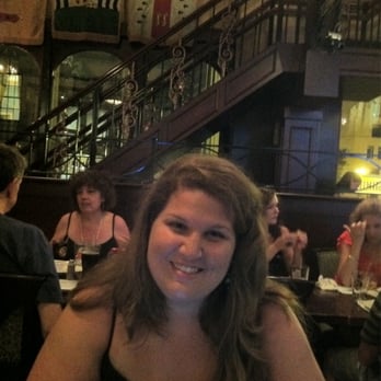 The Black Rose - Emily at The Black Rose in Boston - American Near Me - Boston, Massachusetts