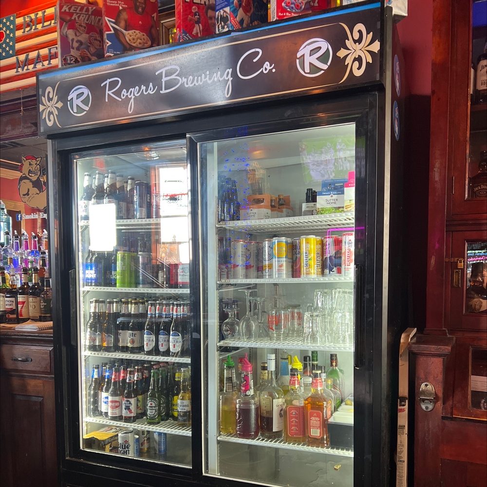 Smokin' Eagle BBQ & Brew - Beer cooler - Barbeque Near Me - Le Roy, New York