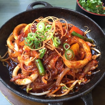 Oishi Kitchen - Calamari on a sizzling plate - Korean Near Me - Prahran, VIC