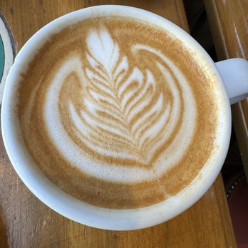 Urth Caffé - Orange - Honey Vanilla Latté Medium - Coffee & Tea Near Me - Orange, California