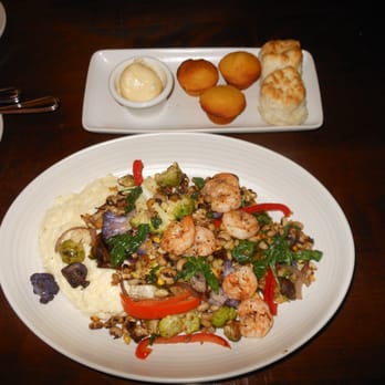 Sway - Farmer's Pick with Shrimp & grits, Pre-dinner petite corn bread, biscuits, & honey butter - Southern Near Me - Louisville, Kentucky Sway - Farmer's Pick with Shrimp & grits, Pre-dinner petite corn bread, biscuits, & honey butter - Southern Near Me - Louisville, Kentucky