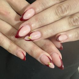 Kailey, thank you so much for the beautiful nails you always make me feel amazing  She's the best! She's been doing my nails for 4 years