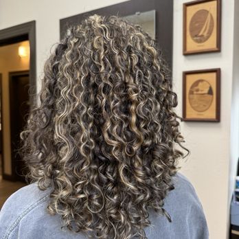 HEBA's Studio - Seriously never loved my curls more. She's so knowledgeable and has completely transformed my curls! - Hair Stylists Near Me - Arlington, Virginia