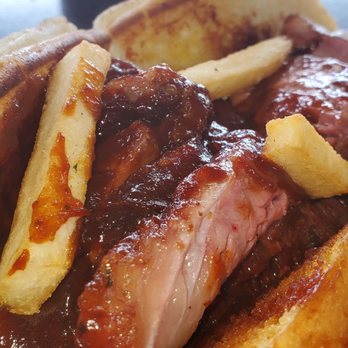 Gus's Deli Bbq and Grill - Bbq Tri-tip Sandwich - New American Near Me - Paramount, California