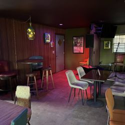 Sidetrack Bar & Lounge
