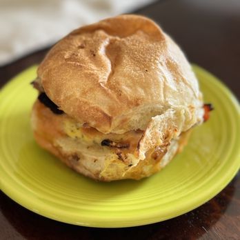 Krema Coffee Roasters - Maple bacon Gouda egg sandwich - Coffee & Tea Near Me - North Aurora, Illinois