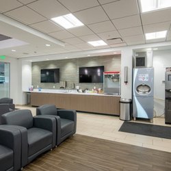 Murdock Hyundai of Lindon - Customer waiting area.