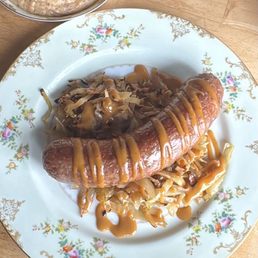 Smoked Knockwurst + Cheddar Grits Smoked Knockwurst + Cheddar Grits