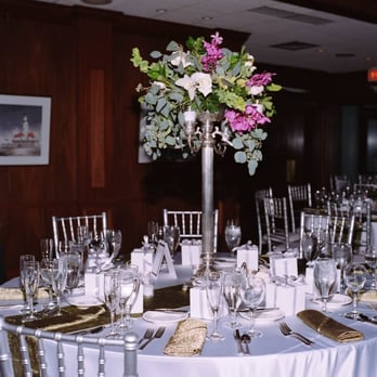 Flora Chicago - reception centerpiece - Florists Near Me - Chicago, Illinois Flora Chicago - reception centerpiece - Florists Near Me - Chicago, Illinois