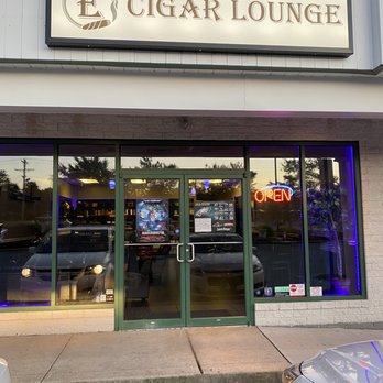 E Squared Cigar Lounge - Front door - Cigar Bars Near Me - Wilmington, Delaware