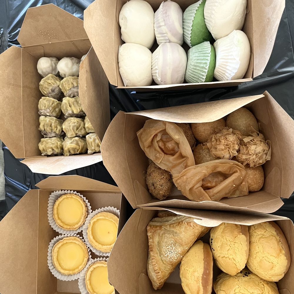Dim Sum Basket - Pineapple custard buns, shu mai, egg tart, taro lava bun, matcha lava bun, taro puff, fried wonton, fried mochi with pork, fried shrimp ball - Dim Sum Near Me - Brentwood, California Dim Sum Basket - Pineapple custard buns, shu mai, egg tart, taro lava bun, matcha lava bun, taro puff, fried wonton, fried mochi with pork, fried shrimp ball - Dim Sum Near Me - Brentwood, California