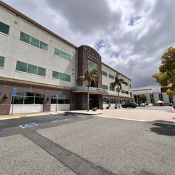 Alliance MRI at Los Alamitos Medical Center - Exterior - Building is directly in front of hospital