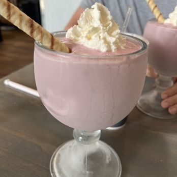 That Burger Joint - Strawberry Shake - Burgers Near Me - O'fallon, Missouri