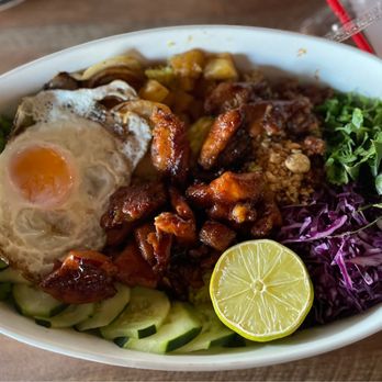 375 Social Kitchen - East Asian rice bowl with chicken - Asian Fusion Near Me - Universal City, Texas 375 Social Kitchen - East Asian rice bowl with chicken - Asian Fusion Near Me - Universal City, Texas