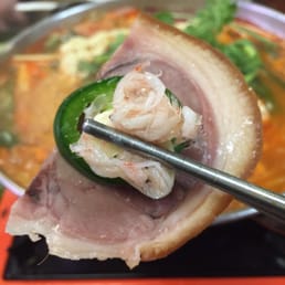 Pigs feet bizomb! Pigs feet bizomb!